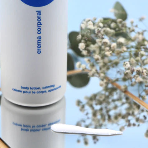 Loción calmante para piel sensible de GGCare en envase elegante, ideal para el cuidado oncológico.