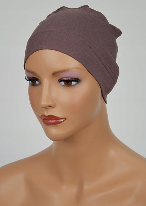 Turbante oncológico de Eva Design en color marrón, ideal para comodidad y estilo.